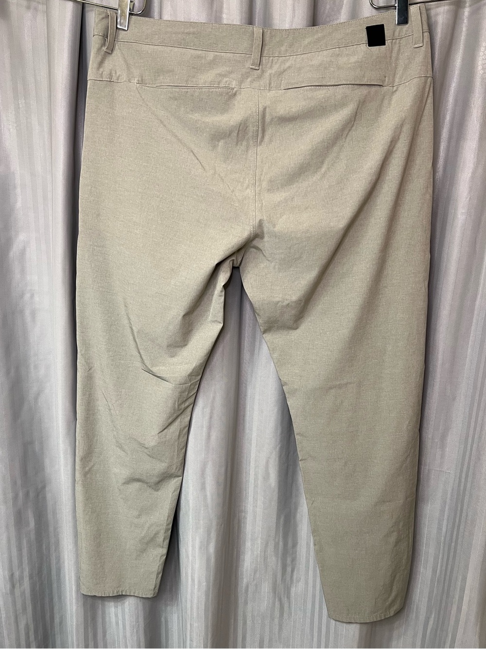 Vuori Aim Tan straight leg V431 Chino Golf Pants size 38 - Picture 2 of 11